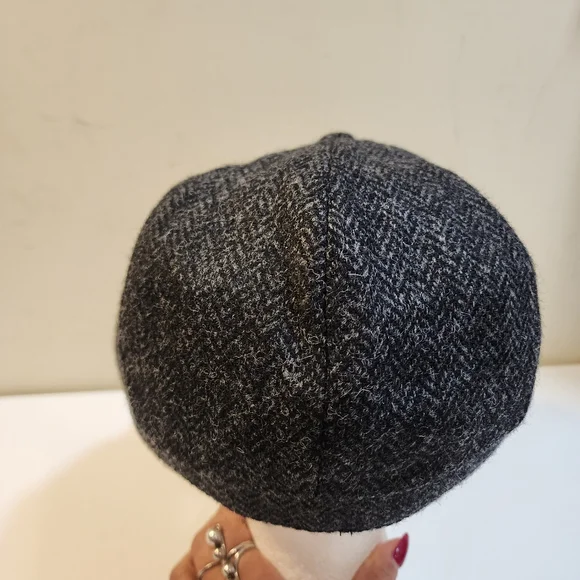 Classic Gray Herringbone Newsboy Cap - Picture 6 of 10